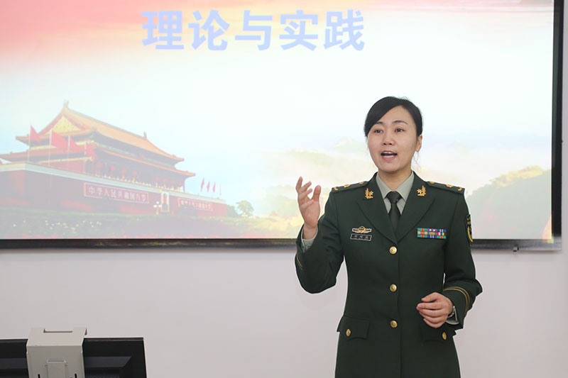 刘硕扬：用一支笔为国防和军队做贡献的军中女博士米乐 M6米乐(图1)