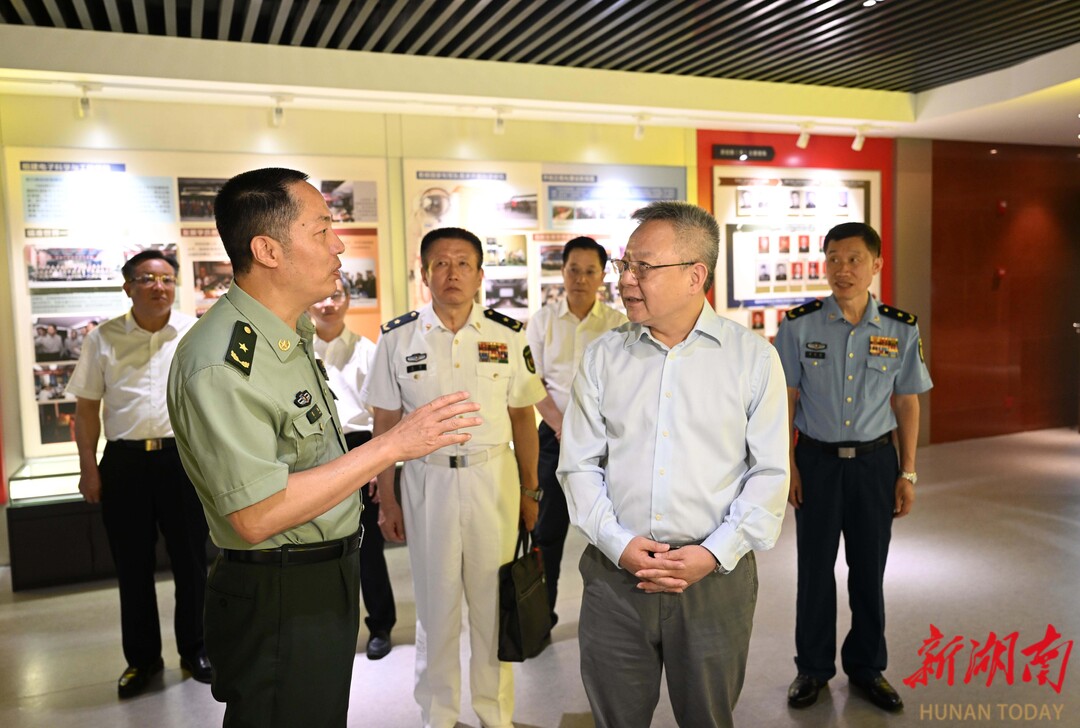 沈晓明赴国防科技大学调研：加快科研成果转化 为实现“三高四新”美好蓝图注入米乐 M6米乐强劲动能(图1)