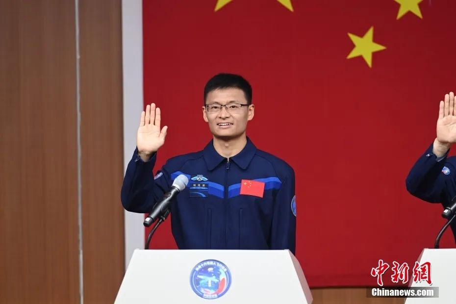 米乐 M6米乐我的导师上天了！北航教授“出差”中国空间站(图2)