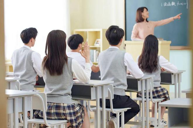 如何从“经验式”听评课走向基于科学研究证据的“循证式”听评课？米乐M6 米乐(图4)