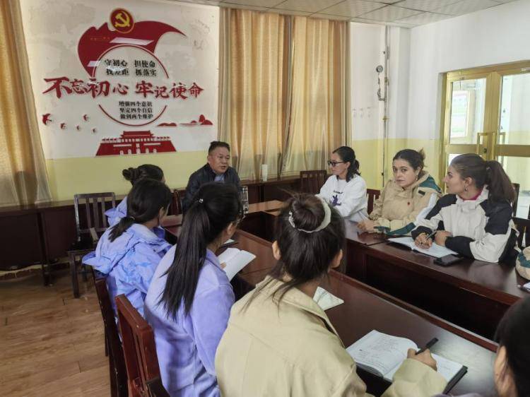 【原创】中国孔子基金会携手深圳崇德动漫向喀什公益捐赠350万元教学物资米乐 M6米乐(图5)