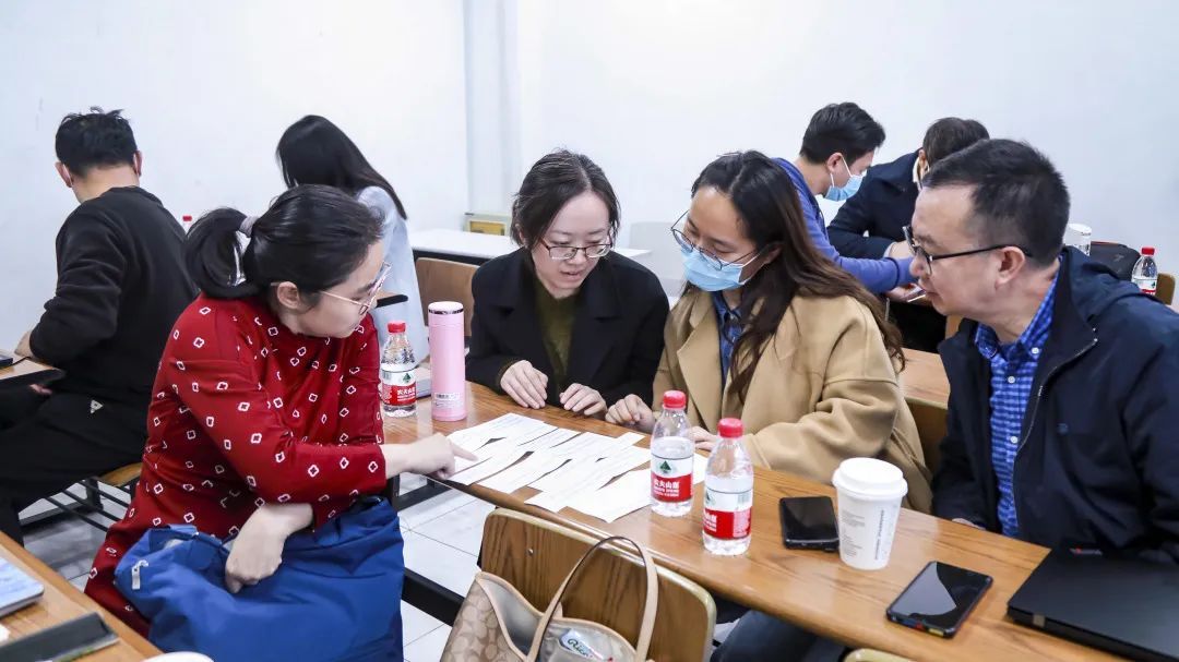 1+12！她让“硬核”课程更米乐 M6米乐“人文”(图3)