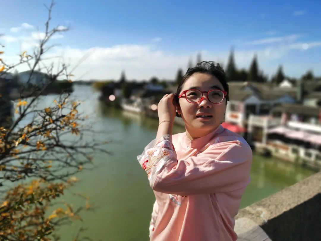 1+12！她让“硬核”课程更米乐 M6米乐“人文”(图2)