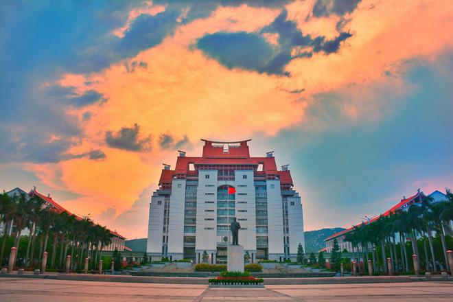 米乐M6 米乐名校之声——厦门大学嘉庚学院：人才培养模式多元转专业制度灵活自由(图1)