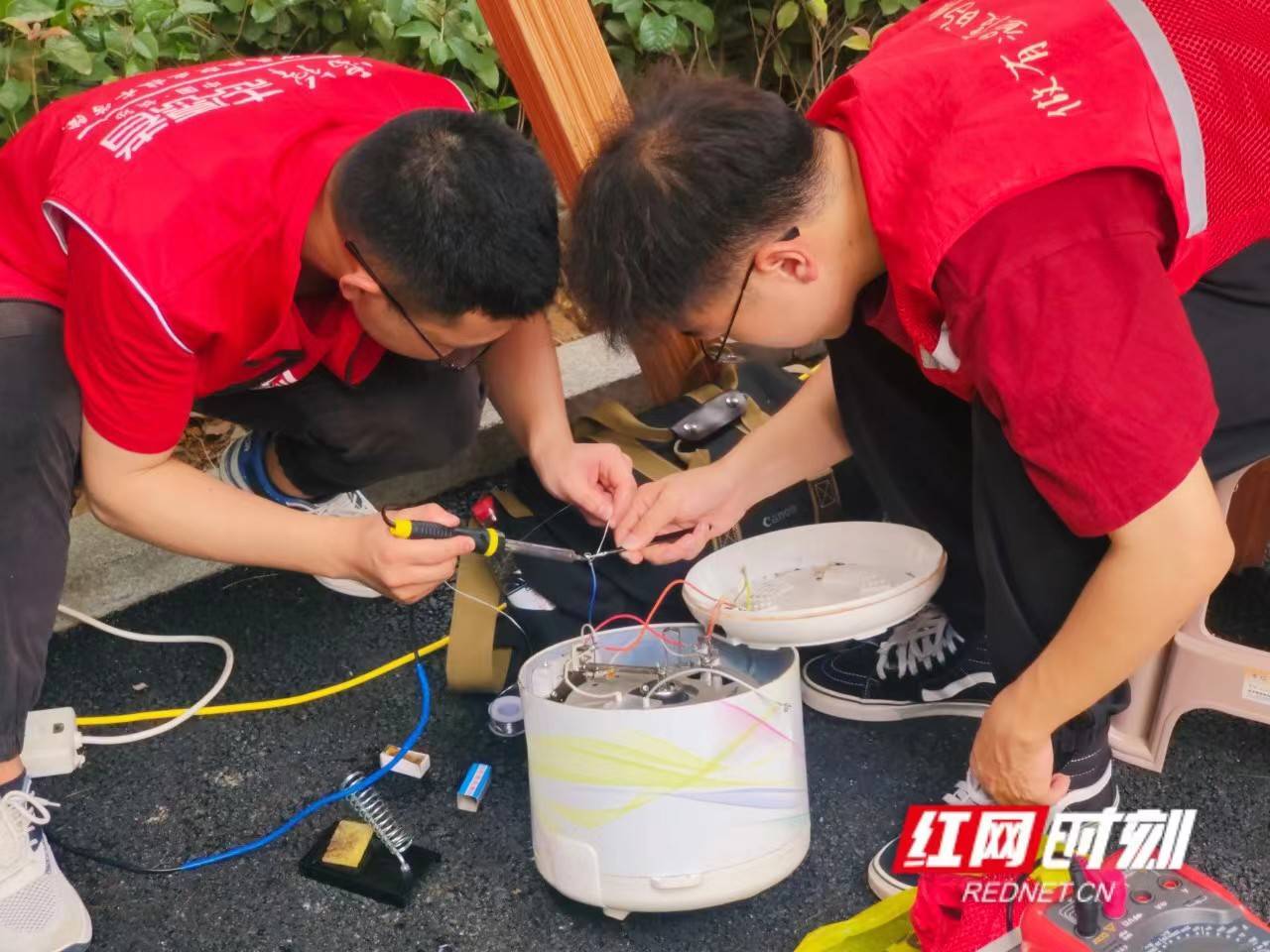 长沙东澜湾社区：360志愿服务集市 在家门口感受“老长沙”的惬意米乐M6 米乐(图5)