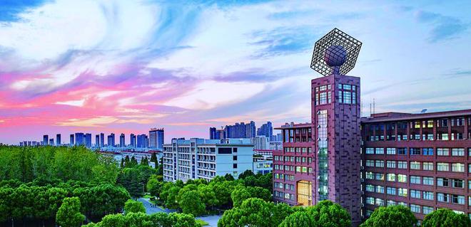 米乐M6 米乐2023江苏高招丨常州大学：多维赋能奏响“产教融合”协奏曲(图1)