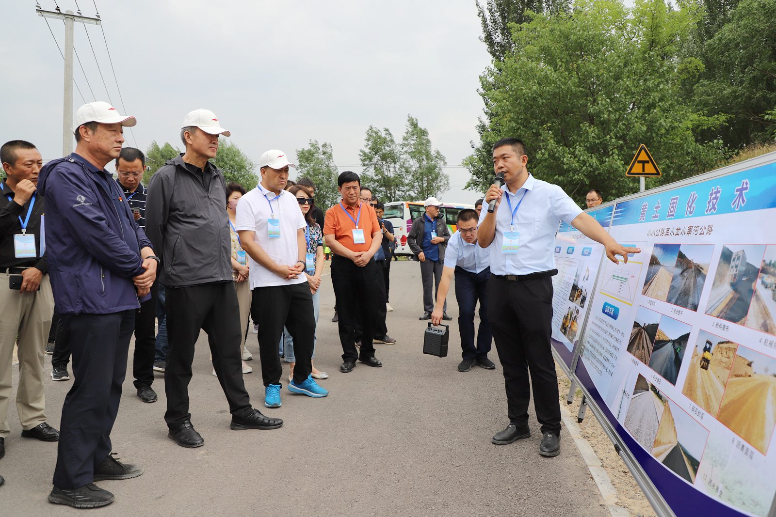宁夏黄土地区公路建造技术交米乐 M6米乐流观摩会在彭阳举办(图4)