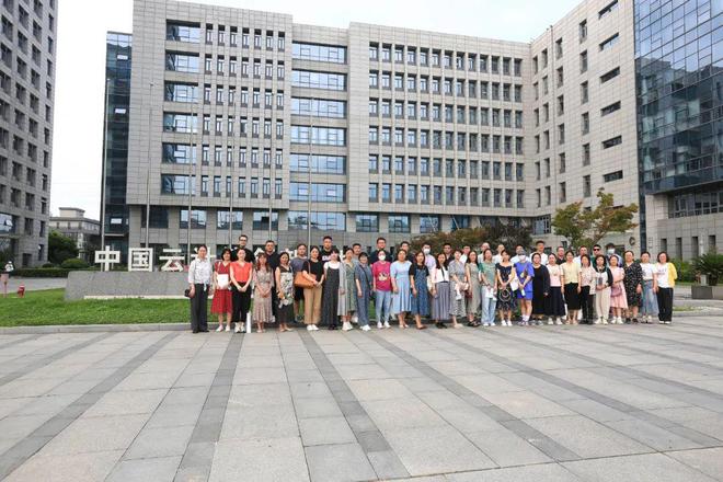 50余位江苏省中职院校教师到访云创米乐M6 米乐(图1)