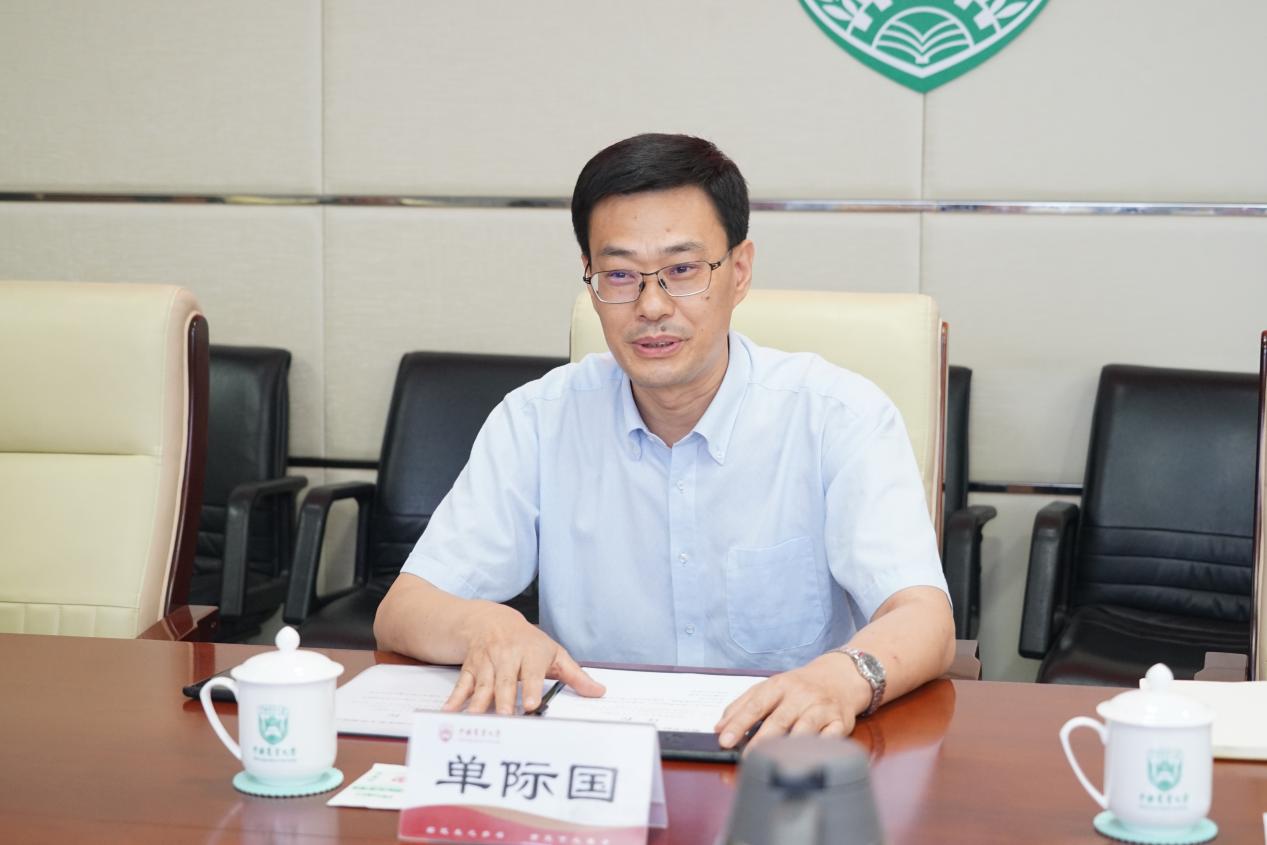 邢台学米乐 M6米乐院党委常委、纪委书记苏万通带队来校访问(图1)