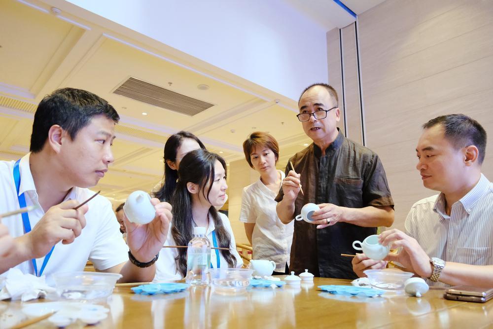 广州荔湾区搭建新型智库平台助力高质量实现老城市新活力米乐 M6米乐(图5)