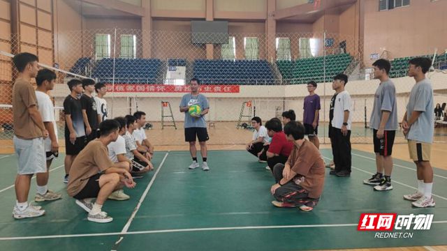 米乐 M6米乐别人家体育老师19年用独特的教学方式让体育课活起来(图1)