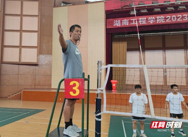 米乐 M6米乐别人家体育老师19年用独特的教学方式让体育课活起来(图2)