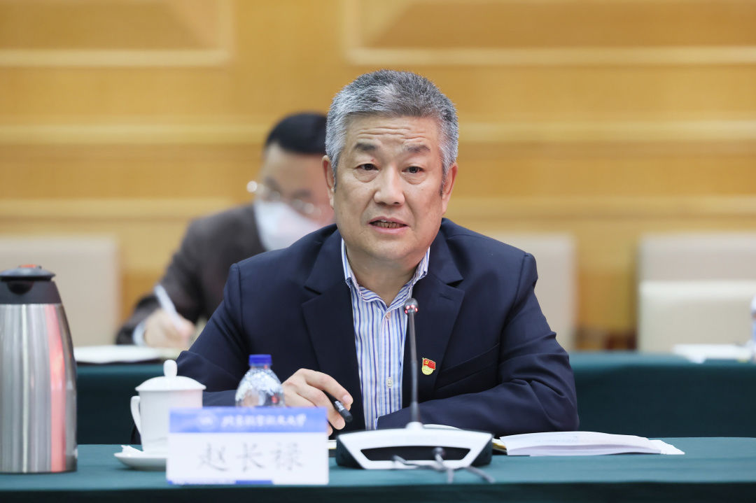 北航首期教师青马班开班校党委书记讲授“开米乐M6 米乐班第一课”(图1)
