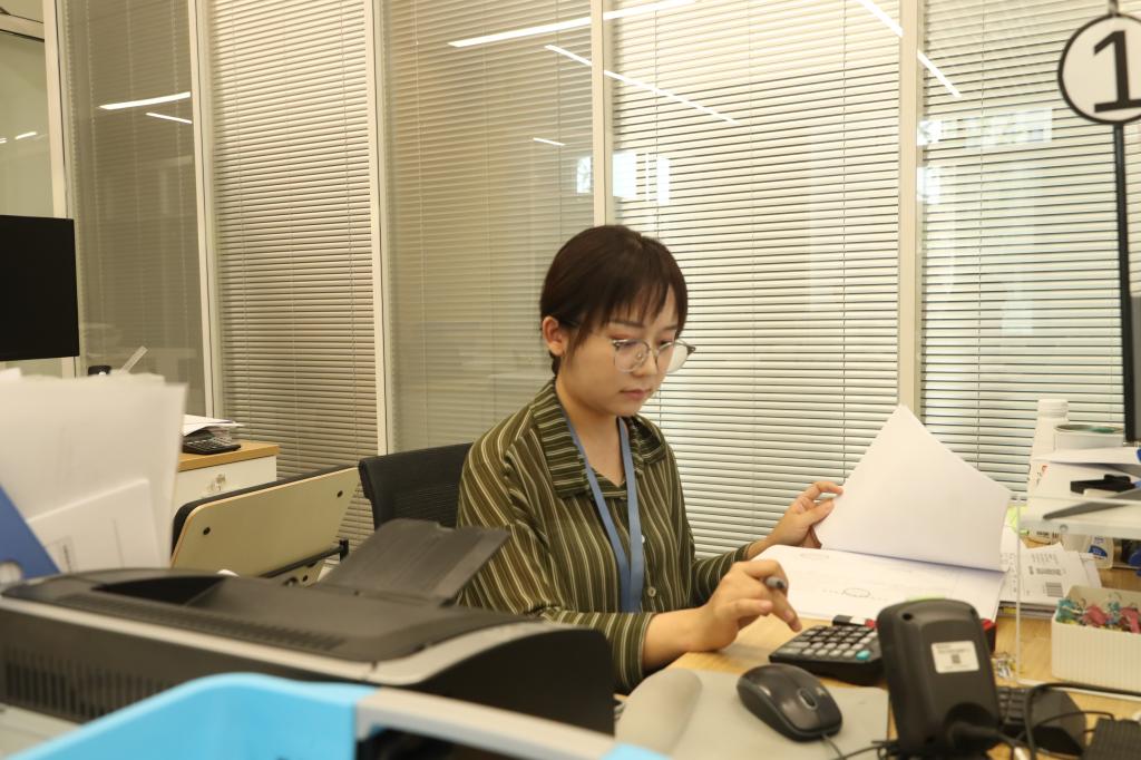 米乐 M6米乐【我在跑港】教学科研服务保障部门：坚持一线服务 助力教学科研(图10)