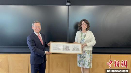 米乐M6 米乐郑泽光访问利兹大学：进一步加强同中国高校交流与合作(图1)
