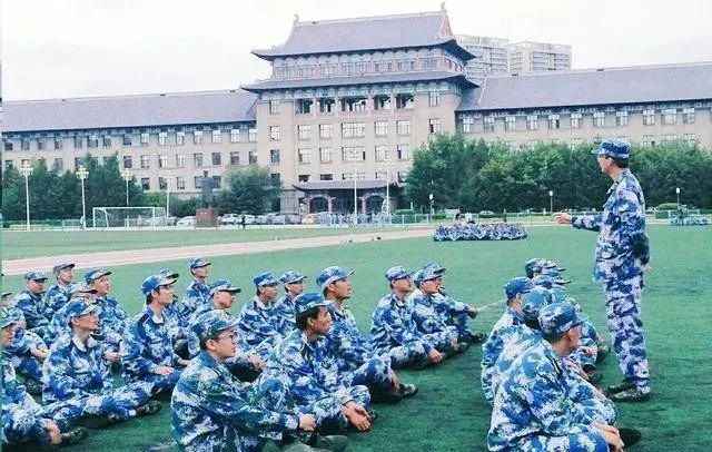 米乐M6 米乐这所学校因张雪峰招生爆得一塌糊涂(图5)