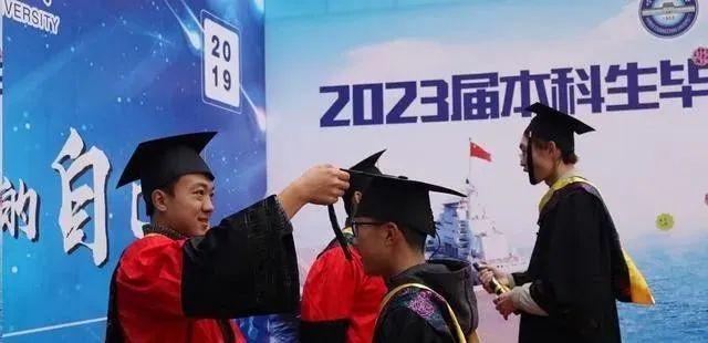米乐M6 米乐这所学校因张雪峰招生爆得一塌糊涂(图6)
