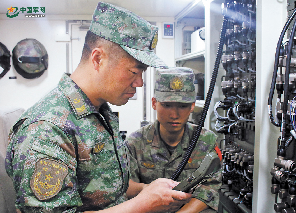 对于基层带兵人来说高级军士如何“管米乐 M6米乐好用对”？(图2)
