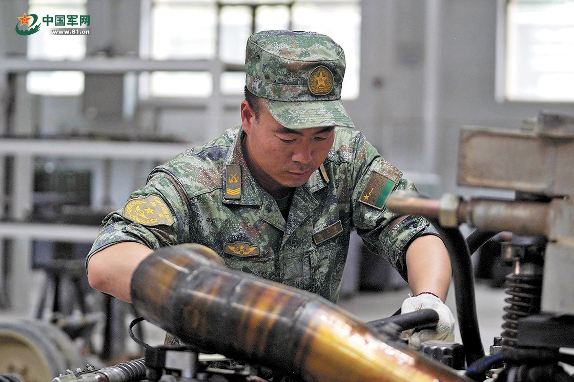 对于基层带兵人来说高级军士如何“管米乐 M6米乐好用对”？(图3)