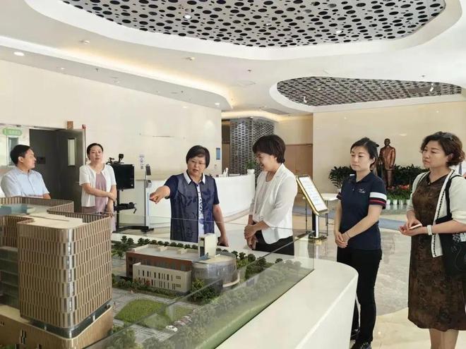 米乐 M6米乐区妇联党组书记、主席吕绘带队到中国宋庆龄青少年科技文化交流中心调研(图1)