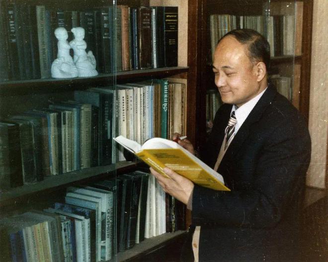 沉痛悼念胡英院士 铸科研殚精米乐M6 米乐竭虑育桃李芬芳满园(图2)