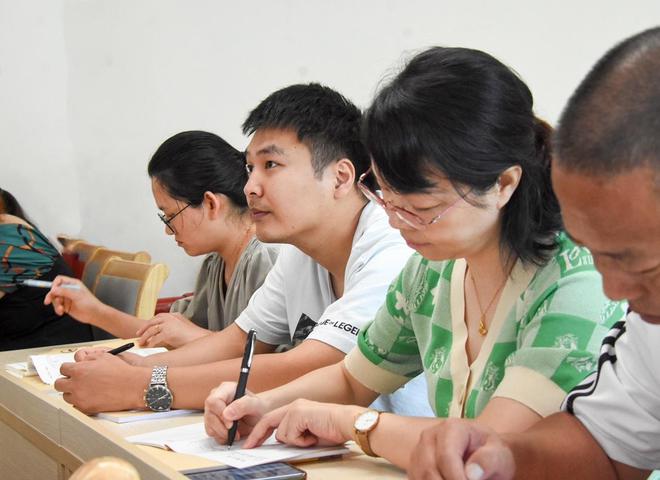 米乐 M6米乐专家引领明方向蓄力前行再出发(图1)