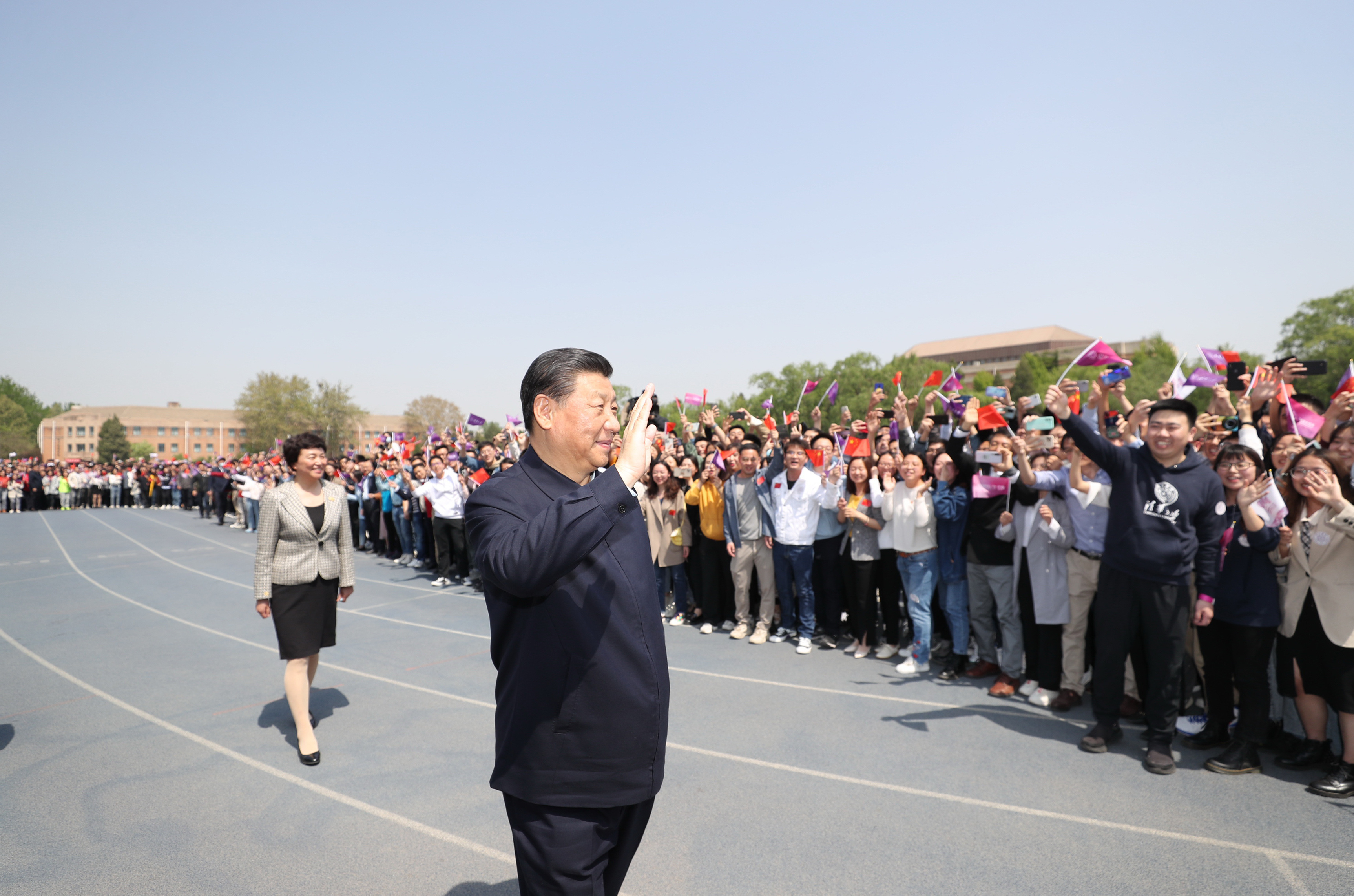 教导丨“让爱国主义精神代代相传、发米乐M6 米乐扬光大”(图3)