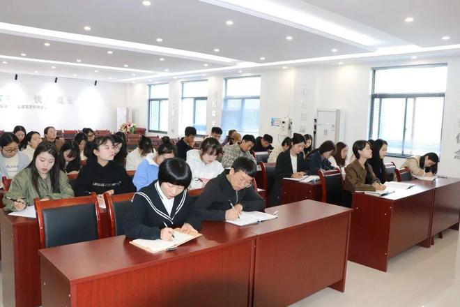 安康高新区第六小学教育集团开展青年教师教学常规培训米乐 M6米乐(图5)