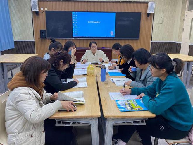 高新教育举行东部片区学校科学教研活动(图2)