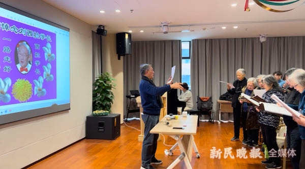用歌声送走刘西拉 如同他为大家留下生命的余温(图2)