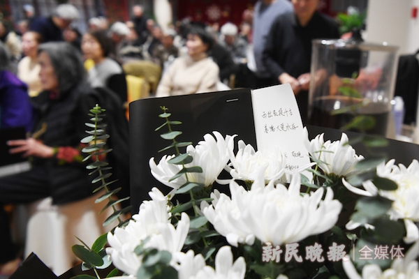 用歌声送走刘西拉 如同他为大家留下生命的余温(图1)