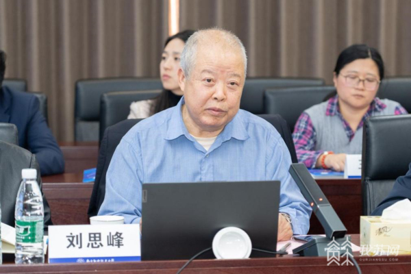 探讨如何将科研成果有效转化为教学资源 “江苏高校名师名课月月观摩”系列活动第九期举行(图2)