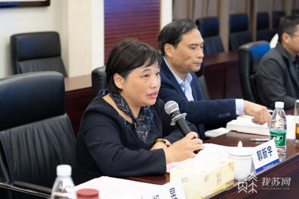 探讨如何将科研成果有效转化为教学资源 “江苏高校名师名课月月观摩”系列活动第九期举行(图4)