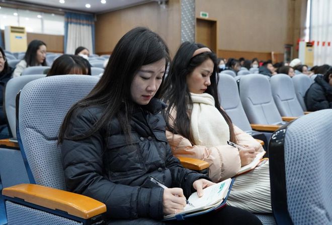 苏州市阳山实验小学校开展教育科研论文写作培训活动(图2)