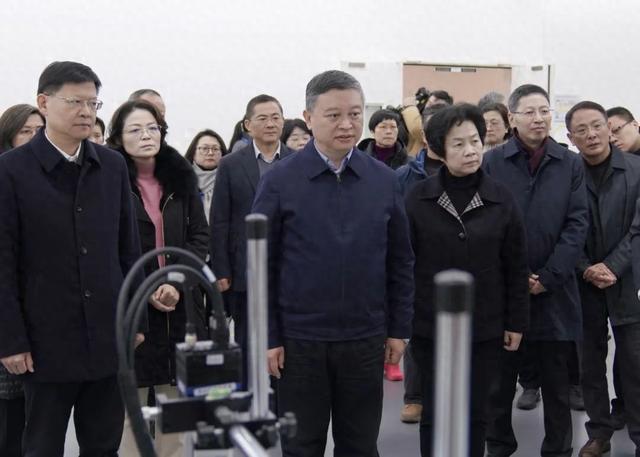 争创一流、对标先进！宝山区处级党政负责干部政治能力建设专题班赴苏州市、南通市学习考察(图1)
