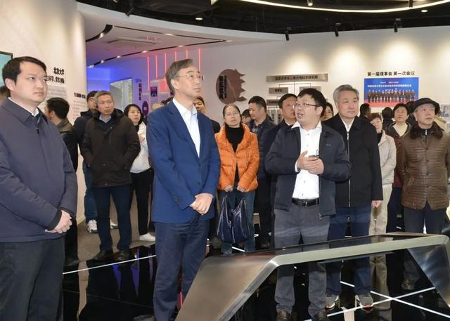 争创一流、对标先进！宝山区处级党政负责干部政治能力建设专题班赴苏州市、南通市学习考察(图8)