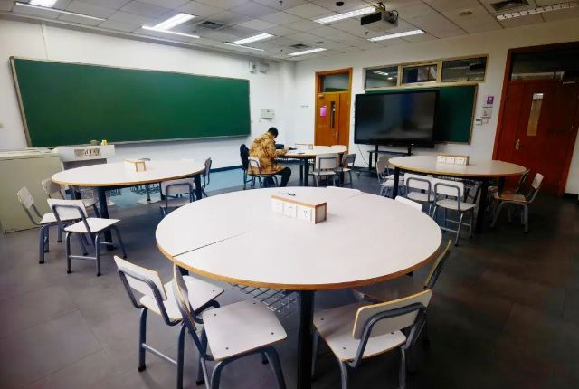 于歆杰：躬耕教坛的教学改革先行者(图4)