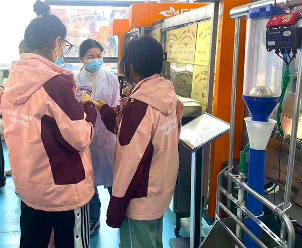 探索科技 塑造未来：三星STEM GIRLS培养女性科研新秀(图3)