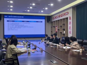 多元特色谋发展 科研创新促振兴——四川省中江中学举行市级科研课题开题论证会(图2)