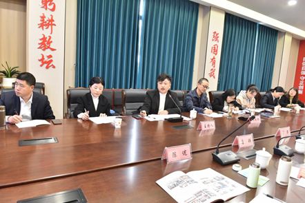 多元特色谋发展 科研创新促振兴——四川省中江中学举行市级科研课题开题论证会(图3)