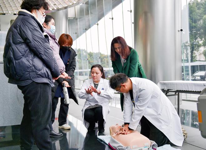 中国式现代化奋进者｜80后女护士组建“男丁格尔”团队临床科研两不误(图2)