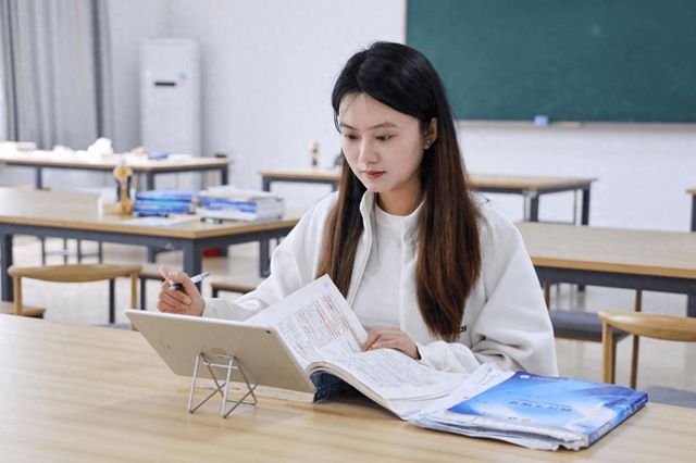 手握国家级奖项武汉生物工程学院科研学霸以复试第一上岸厦大！(图1)