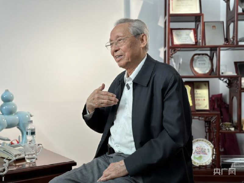 先生丨沈世钊:让中国天眼“跨”得更远(图1) 先生丨沈世钊:让中国天眼“跨”得更远(图1)