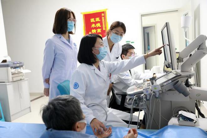 业务科研全面开花！滨医附院超声医学科获评医院首个“优秀团队”(图1)