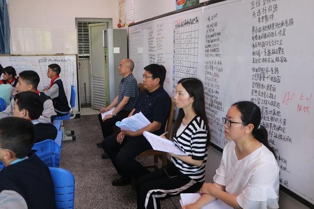 宜宾市南溪区桂溪中学接受市教科所教学视导(图2)