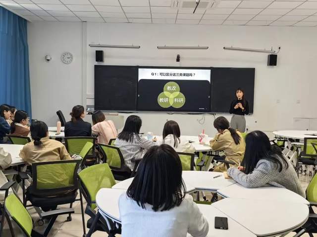 青年教学能手！ 她是学生眼中的“美女老师”“学习狂”(图10)