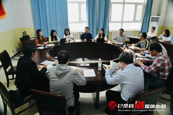 如何提高基础教育的教学质量上海专家们走进喀什的课堂……(图2)