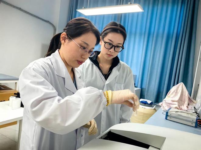逐光而行 弘扬科学家精神︱李娜：做科研要顶天立地(图1)