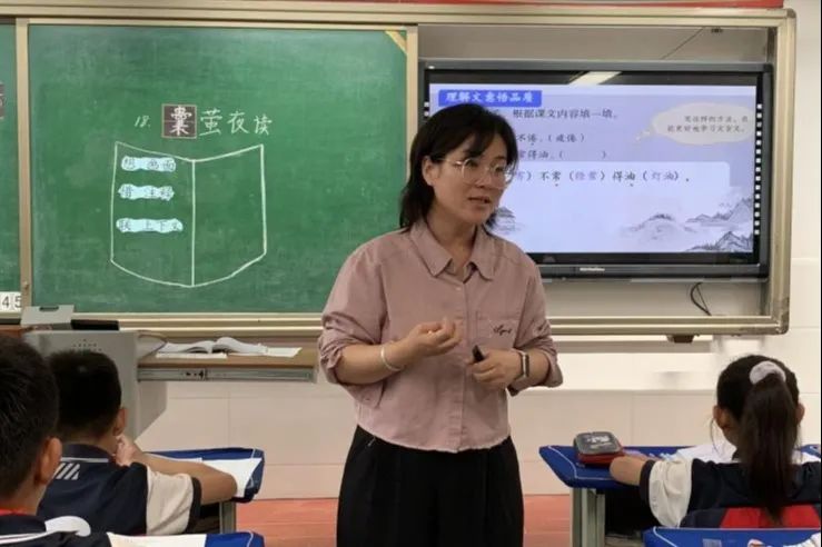 【结对共建】“专家服务基层”刘淑琴支教团队与土右旗美岱召中学开展教学交流活动(图3)