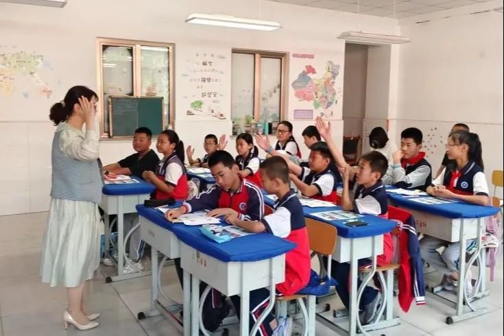 【结对共建】“专家服务基层”刘淑琴支教团队与土右旗美岱召中学开展教学交流活动(图6)